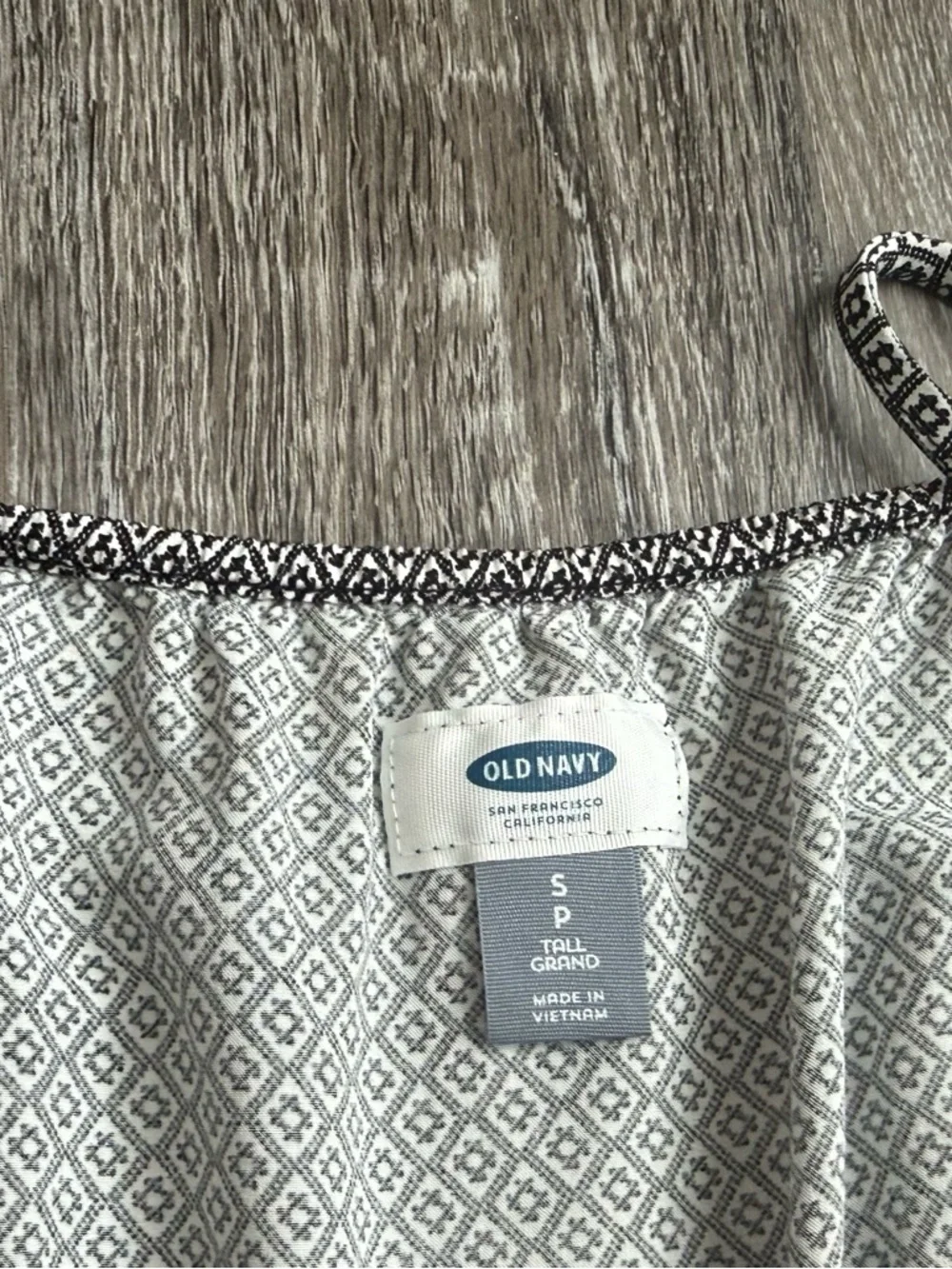 🐻 2/$25 • Old Navy | LIKE NEW • Black & White Geometric Dress - Picture 7 of 7